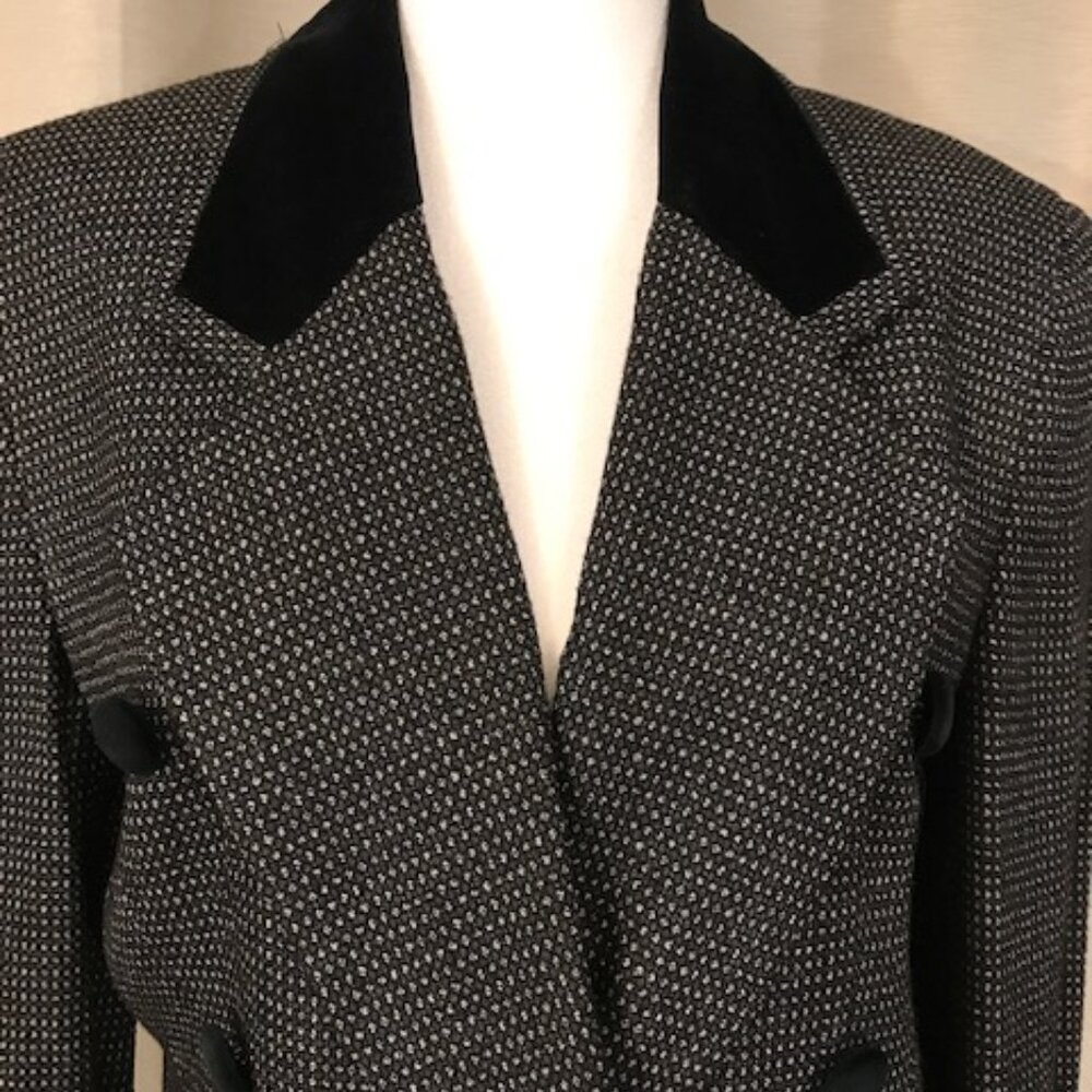 Jones Wear Flattering Fit Suit Jacket